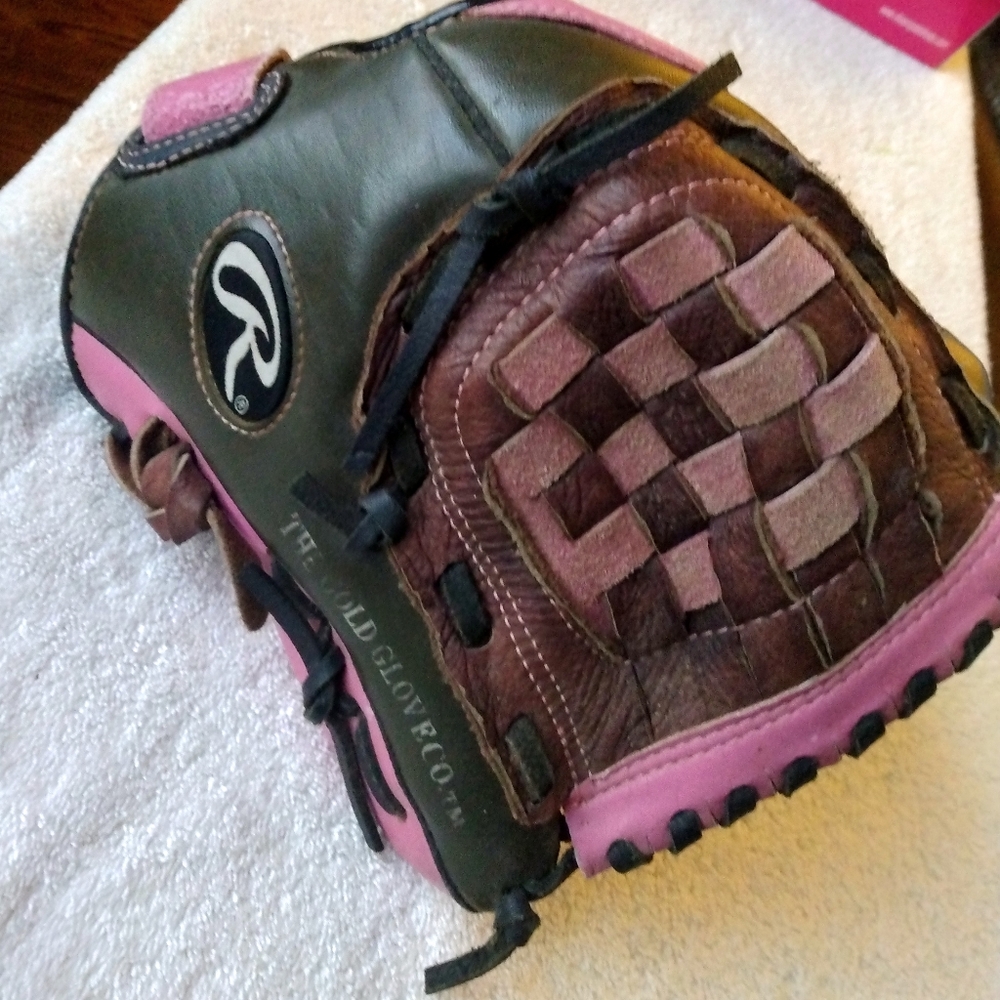 VERY NICE Womens Used Rawlings FP10DBP 12" Fastpitch Fielders Glove?